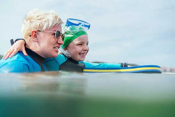 Kinder Schwimmen